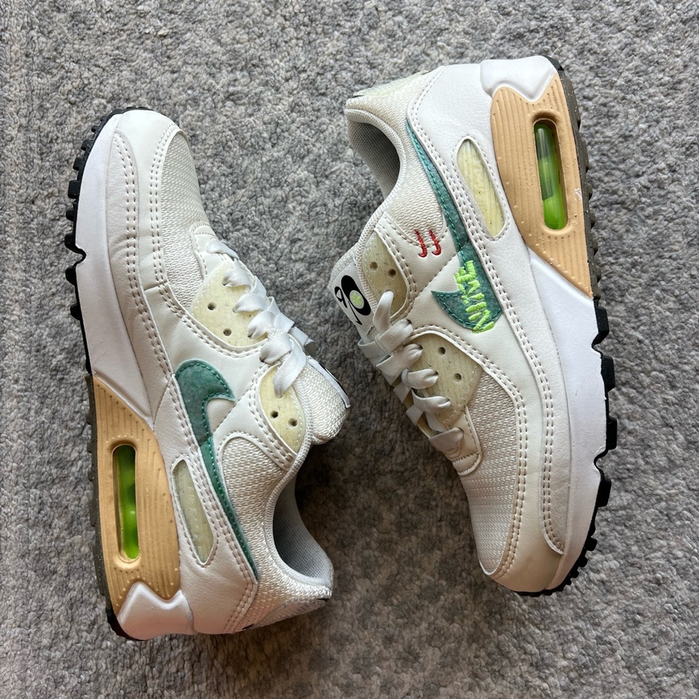Nike Air Max 90 SE - Summit White & Neptune Green - Women’s Size 6.5